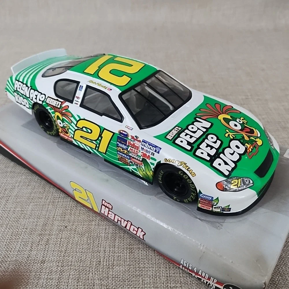 1:24 Winner's Circle Diecast #21 Kevin Harvick Hershey's Pelon Pelo Rico